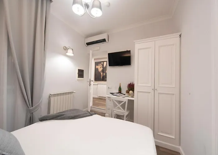 Sacconi Palace Oda ve Kahvaltı 4*
