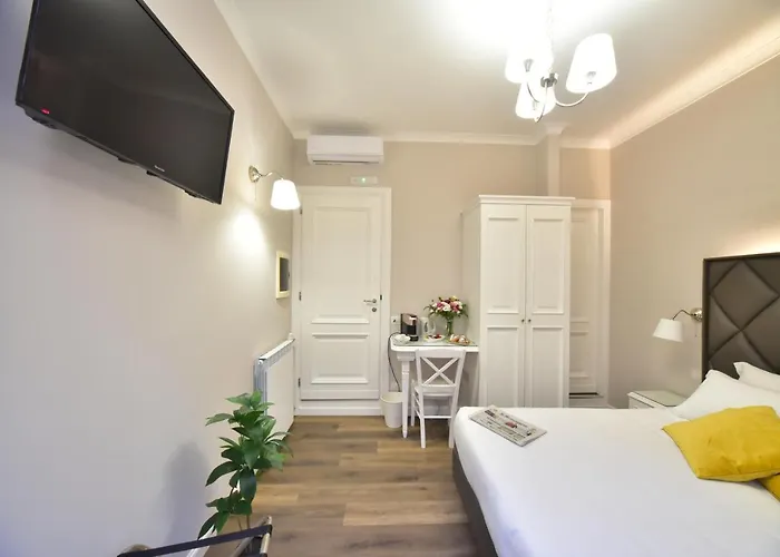 Oda ve Kahvaltı Sacconi Palace Roma