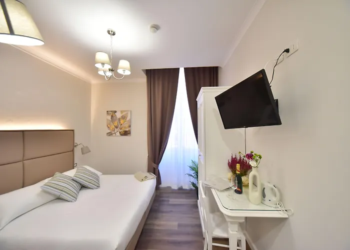 Sacconi Palace Oda ve Kahvaltı Roma